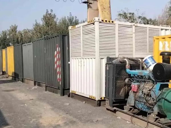 哈密200KW柴油发电机机组每小时油耗是多少？